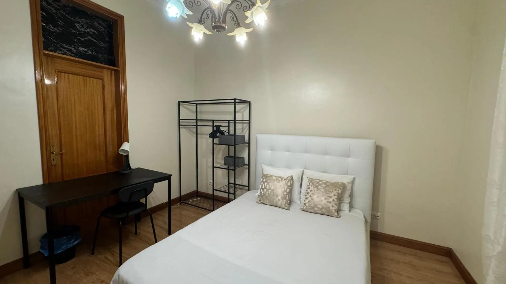 Hostel Anjos Station Lisboa 0*,  البرتغال